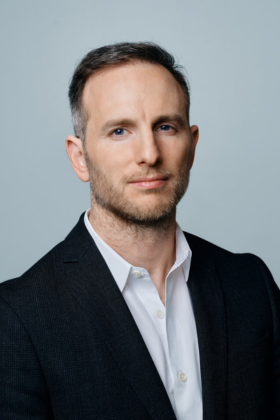 爱彼迎联合创始人兼Airbnb.org董事会主席Joe Gebbia