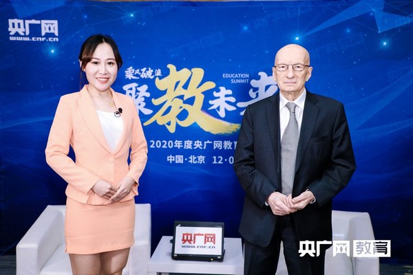 华尔街英语创始人李文昊 以 携手前行 计划助力年轻人个人发展 新闻稿 Xinwengao Com 中国社会化媒体服务平台