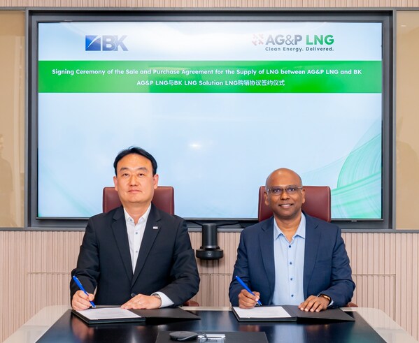 签约仪式现场，从左至右：BK LNG Solution 总裁Henry Kim，AG&P LNG首席执行官Karthik Sathyamoorthy