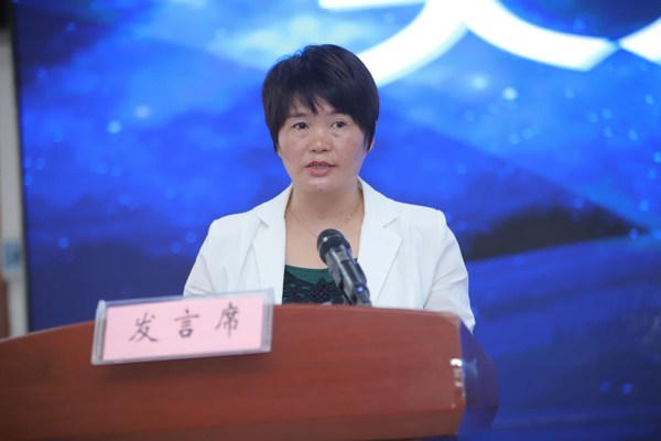 大方县人民政府副县长李萍