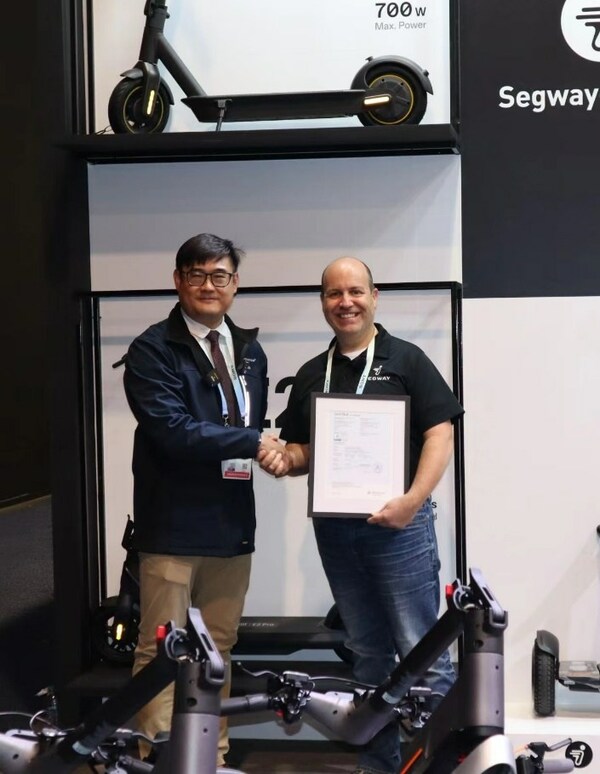九号电动滑板车E2 Pro获颁TÜV莱茵“全速真续航”Quality-mark和China-mark双认证